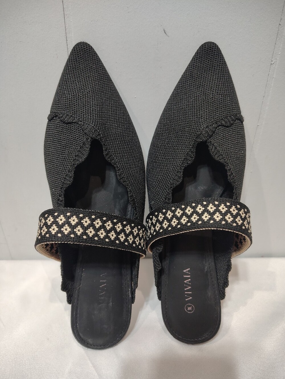 VIVAIA Venus Black Pointed Toe Scalloped Knit Mules Slides 7 / 7.5 / 38